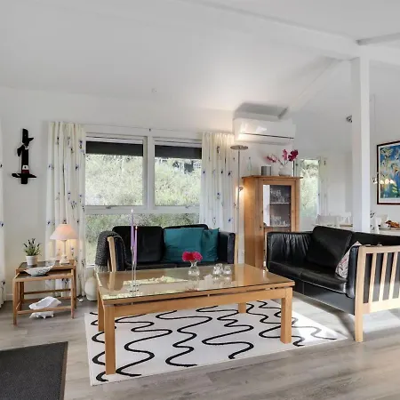 Holiday home Poul - 100m From The Sea In Ne Jutland By Interhome *